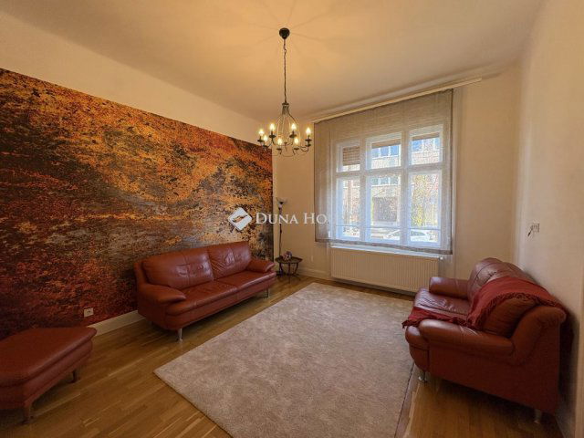 Kiadó téglalakás, albérlet, Győrött, Corvin utcában, 2 szobás