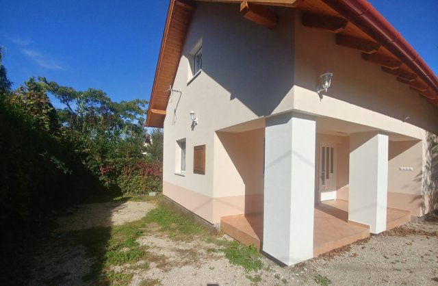 Eladó családi ház, Velencén 75.4 M Ft, 1+2 szobás