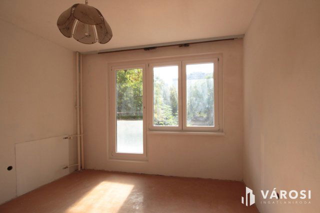 Eladó panellakás, Békéscsabán 25.5 M Ft, 2 szobás