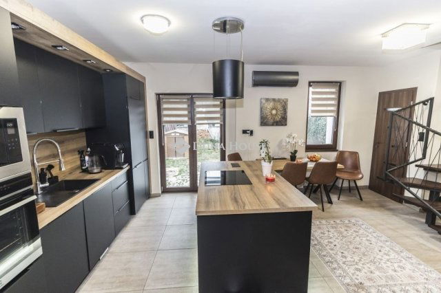 Eladó családi ház, Szombathelyen 114.9 M Ft, 4+2 szobás