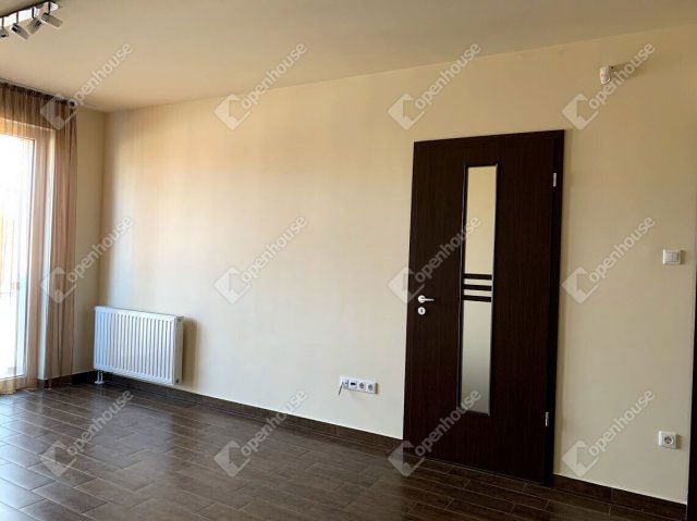 Kiadó üzlethelyiség, Debrecenben 300 E Ft / hó, 3 szobás