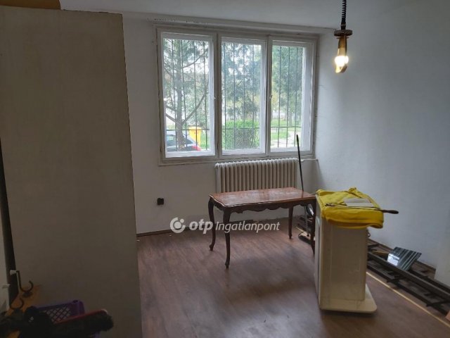 Eladó panellakás, Budapesten, XV. kerületben 39 M Ft, 1+1 szobás