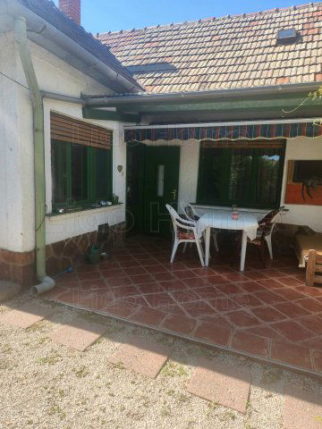 Eladó családi ház, Fonyódon 74.99 M Ft, 5 szobás
