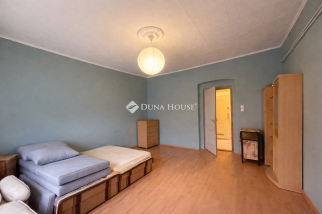 Eladó családi ház, Vecsésen 88 M Ft, 5 szobás