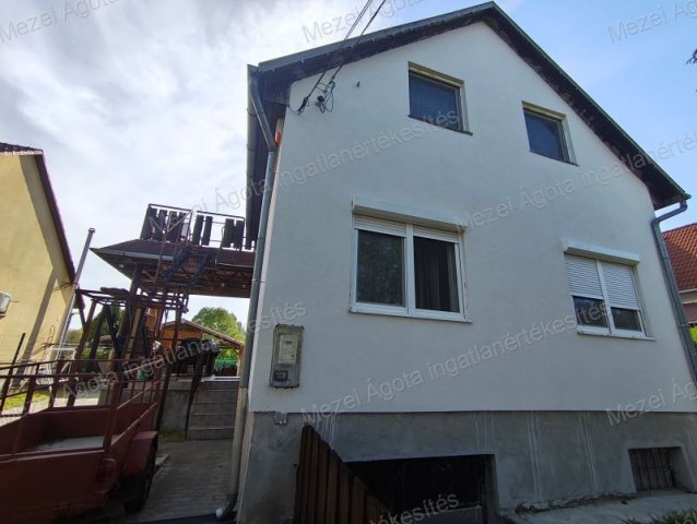 Eladó családi ház, Gyálon 114.9 M Ft, 6 szobás