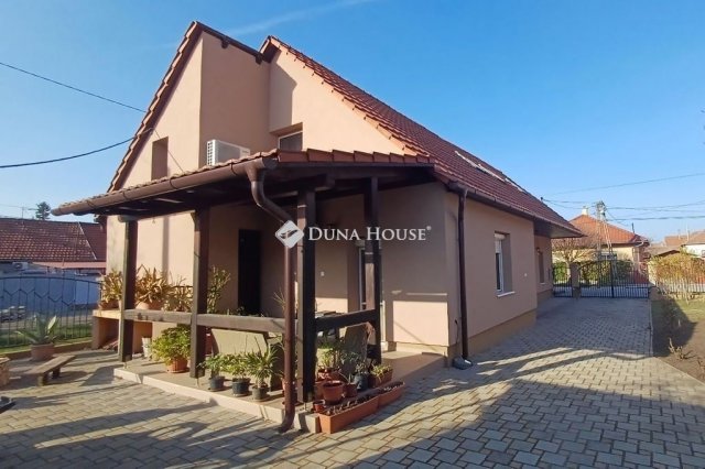 Eladó családi ház, Nagykőrösön 81 M Ft, 5+1 szobás