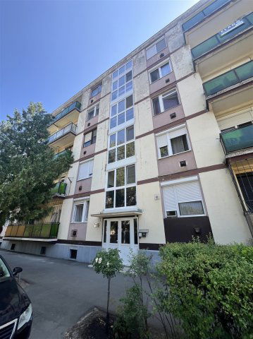 Eladó panellakás, Debrecenben, Alkotmány utcában 46.2 M Ft