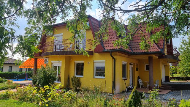 Eladó családi ház, Piliscsabán, Somlyó utcában 182 M Ft
