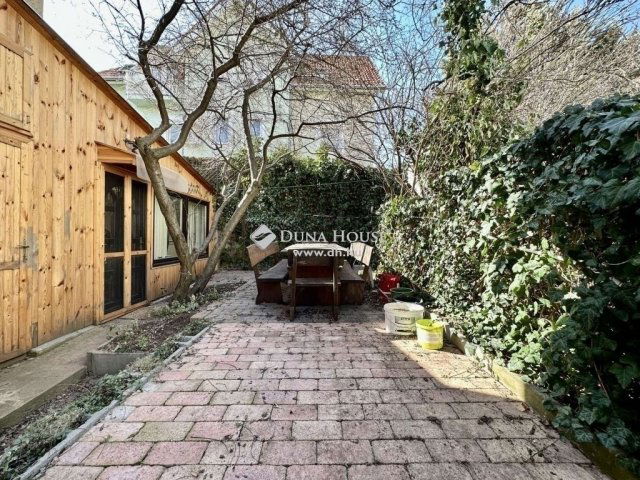 Eladó téglalakás, Pécsett 89.5 M Ft, 4 szobás