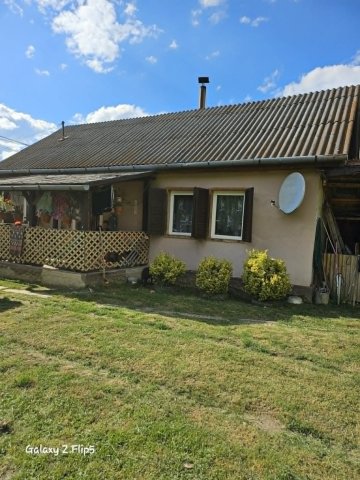 Eladó családi ház, Zabaron 10 M Ft, 2 szobás