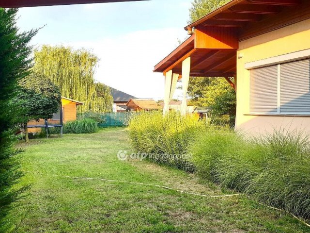 Eladó családi ház, Délegyházán 157 M Ft, 3+1 szobás