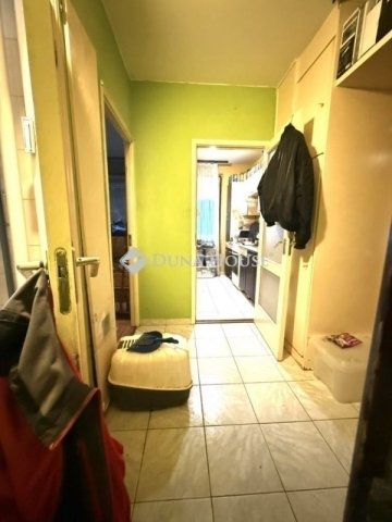 Eladó panellakás, Pécsett 35.9 M Ft, 2 szobás