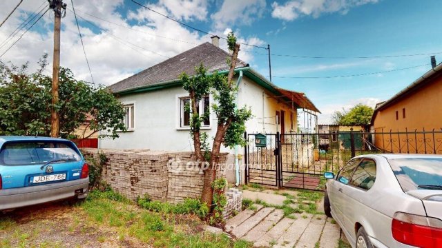 Eladó családi ház, Szerencsen 29.9 M Ft, 3 szobás