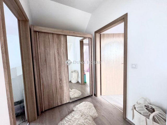 Eladó téglalakás, Pécsett 87.5 M Ft, 4 szobás