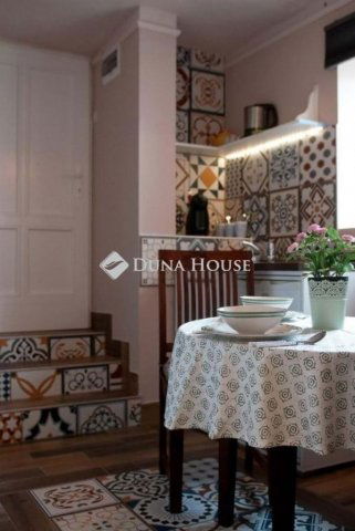 Eladó téglalakás, Pécsett 39.9 M Ft, 1 szobás