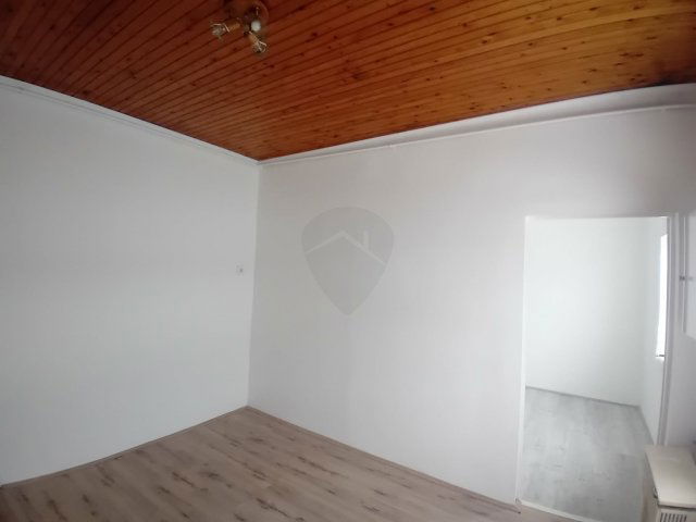 Eladó családi ház, Apcon 29.9 M Ft, 2+1 szobás