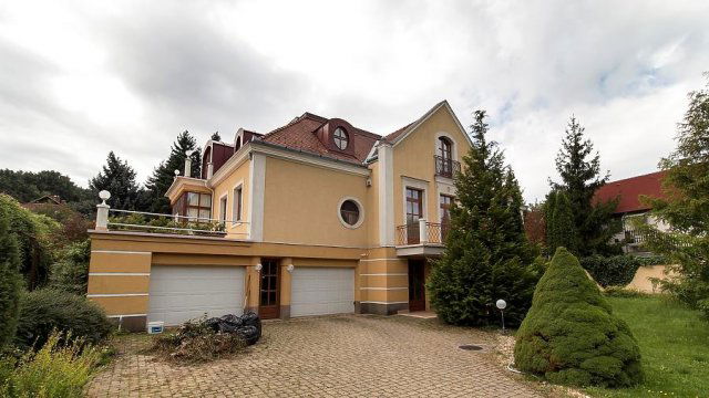Eladó családi ház, Érden 350 M Ft, 6 szobás