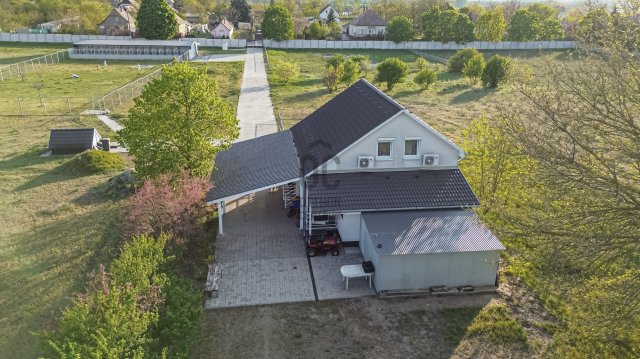 Eladó családi ház, Délegyházán 171.9 M Ft, 2 szobás