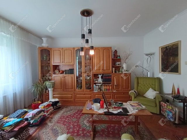 Eladó téglalakás, Sopronban 63.9 M Ft, 2 szobás