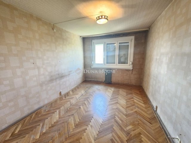 Eladó panellakás, Budapesten, III. kerületben 73.5 M Ft, 3 szobás