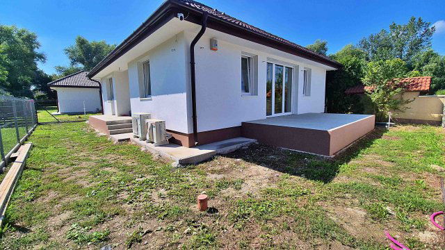 Eladó ikerház, Őrbottyánban 86 M Ft, 2 szobás