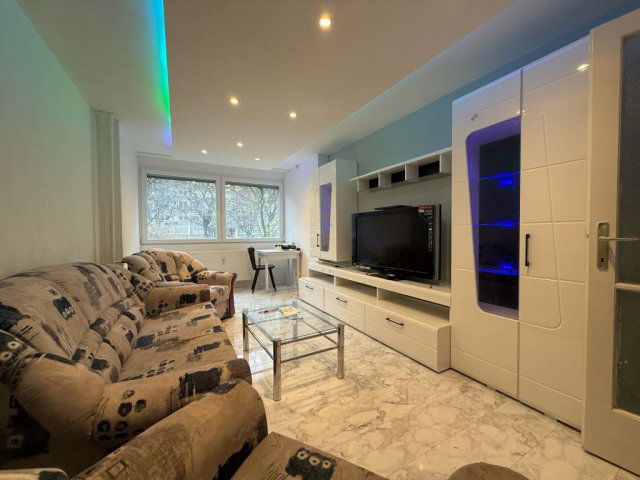 Eladó téglalakás, Budapesten, XI. kerületben, Etele úton