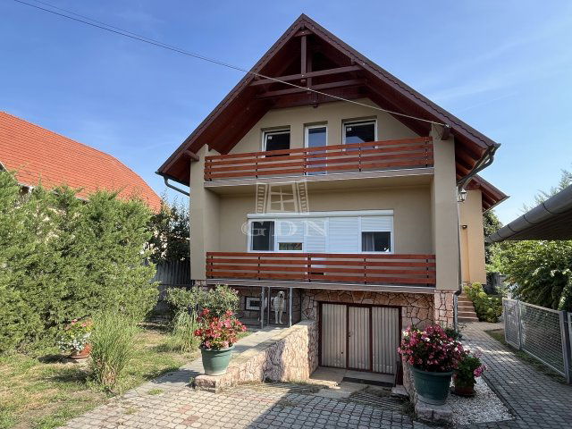 Eladó családi ház, Dunaharasztin 118.5 M Ft, 3 szobás