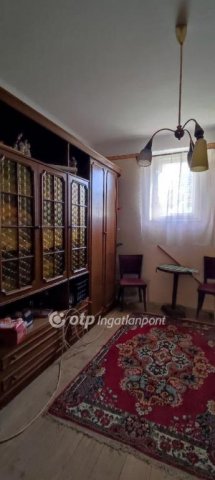 Eladó családi ház, Kispiriten 14.99 M Ft, 4 szobás