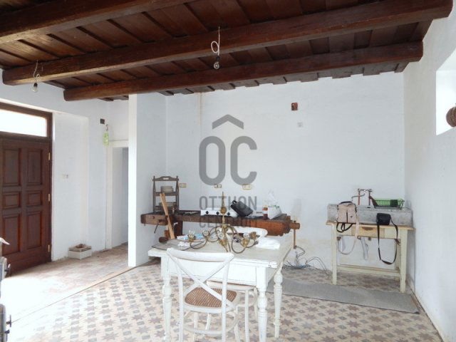 Eladó családi ház, Olaszfán 25 M Ft, 3 szobás