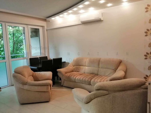 Kiadó téglalakás, albérlet, Szegeden, Honvéd téren, 2 szobás