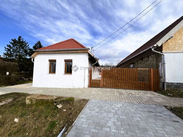 Eladó családi ház, Piliscséven 66.651 M Ft, 4 szobás