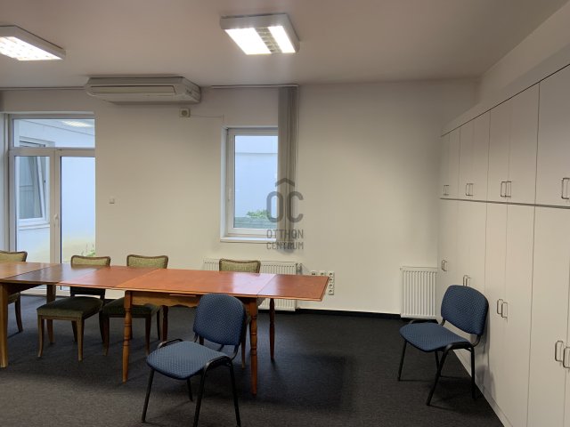 Eladó téglalakás, Pécsett 53.95 M Ft, 4 szobás