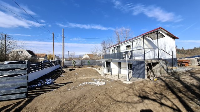 Eladó családi ház, Csörögön 44.9 M Ft, 2 szobás