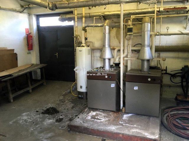 Eladó ipari ingatlan, Devecseren 70 M Ft / költözzbe.hu