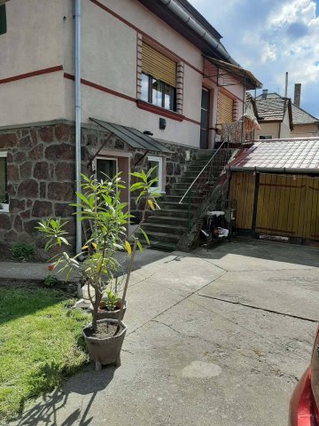 Eladó családi ház, Taron 30 M Ft, 4 szobás