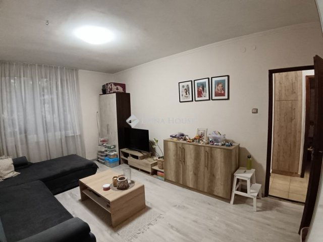 Eladó panellakás, Dorogon 46.5 M Ft, 2 szobás