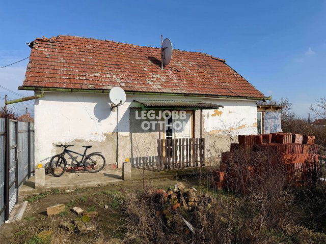 Eladó családi ház, Törtelen 15 M Ft, 2+1 szobás
