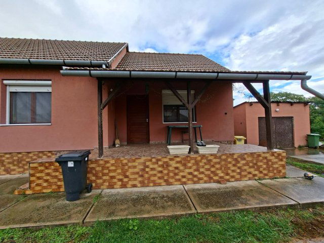 Eladó családi ház, Tiszalúcon 20 M Ft, 3 szobás