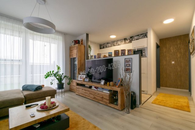 Eladó téglalakás, Mosonmagyaróváron 82.9 M Ft, 3 szobás