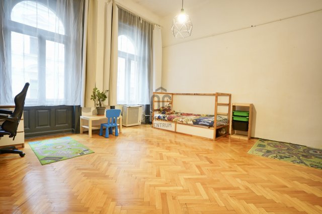 Eladó téglalakás, Budapesten, VI. kerületben 99.9 M Ft, 2 szobás
