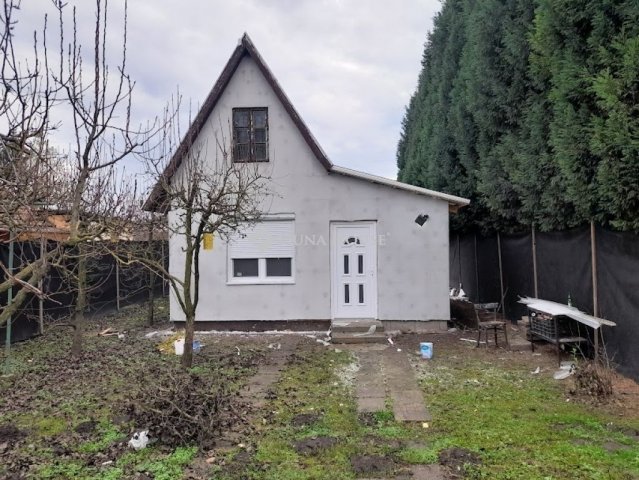 Eladó családi ház, Békéscsabán 15.5 M Ft, 1 szobás