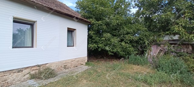 Eladó sorház, Röjtökmuzsajon 13 M Ft, 2 szobás