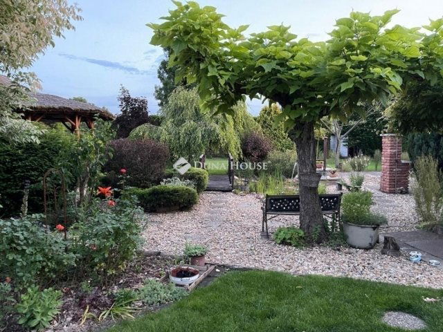 Eladó családi ház, Albertirsán 180 M Ft, 7 szobás