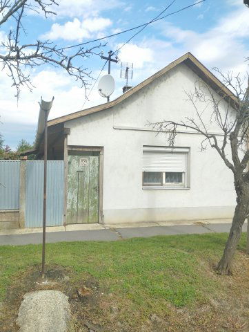 Eladó családi ház, Hajdúböszörményen 25 M Ft, 1 szobás