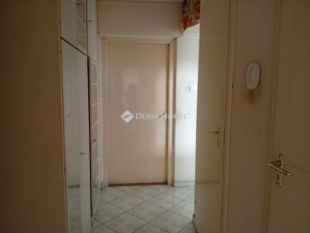 Eladó panellakás, Győrött, Illyés Gyula utcában 49 M Ft