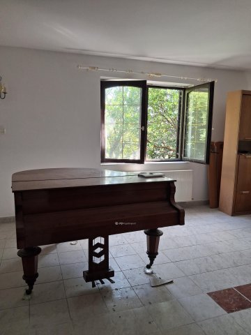 Eladó családi ház, Egerágon 170 M Ft, 10 szobás
