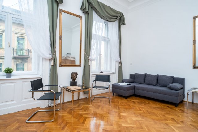 Kiadó téglalakás, albérlet, VI. kerületben, Bajza utcában