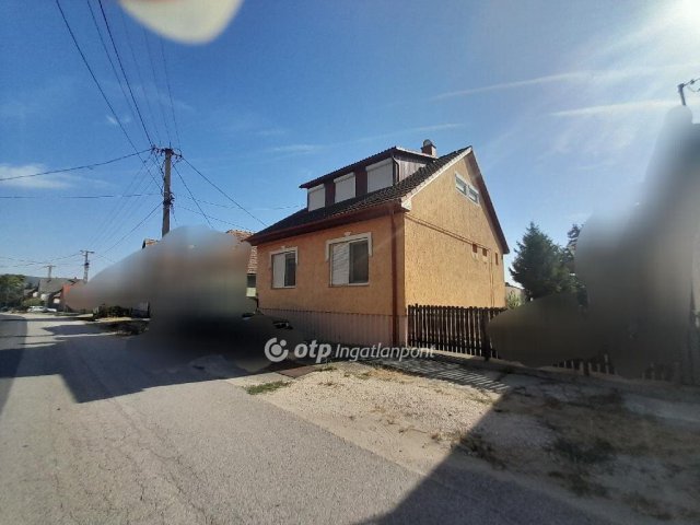 Eladó családi ház, Szomódon 89 M Ft, 4 szobás