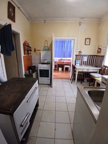 Eladó családi ház, Rédén 19.9 M Ft, 1 szobás