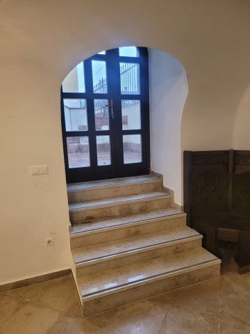 Kiadó iroda, Győrött 150 E Ft / hó, 1 szobás